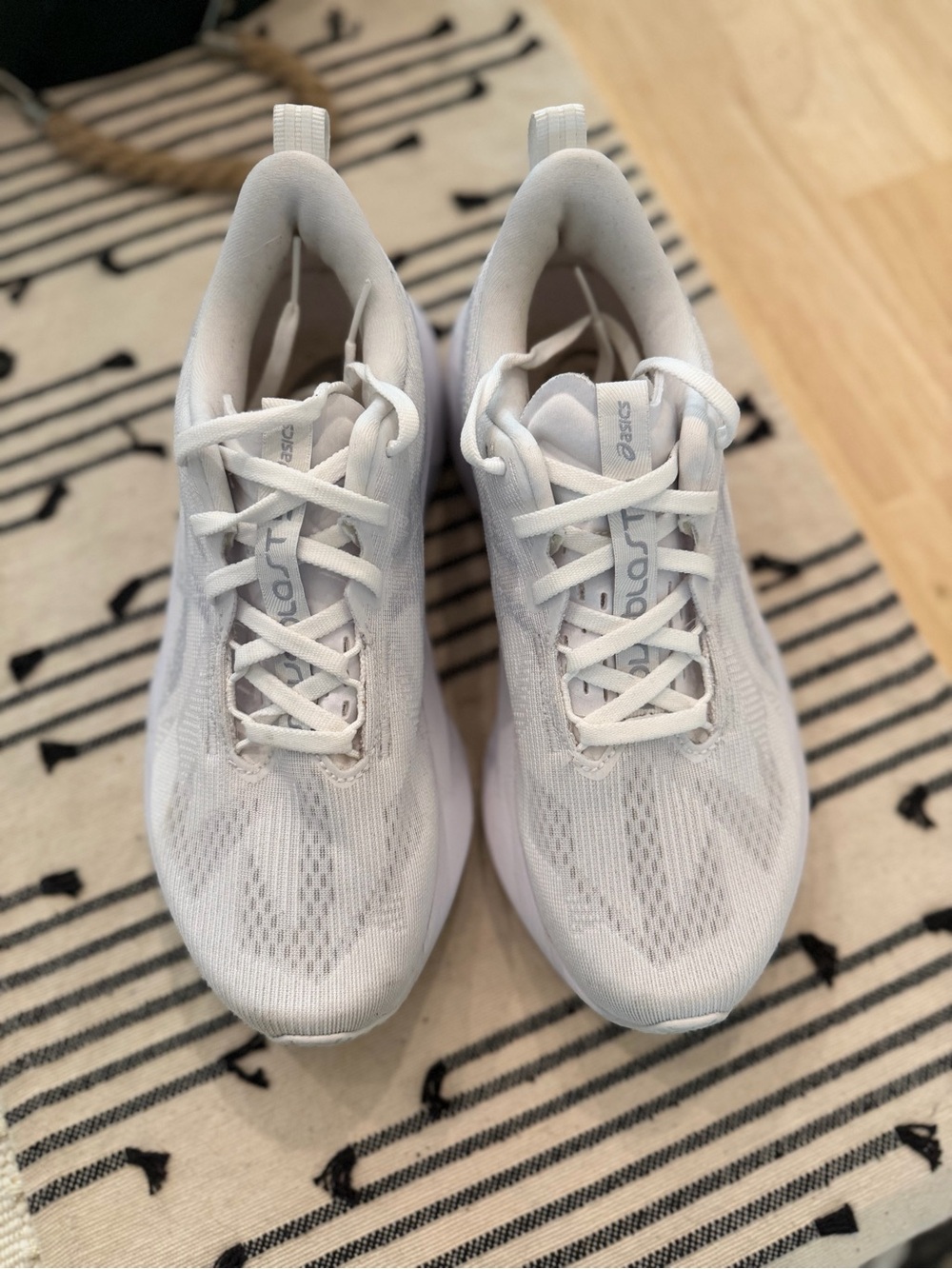 Asics Novablast 5 Women's White Running Sneakers